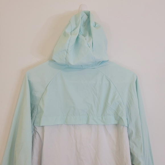 Puma White Mint Teal Windbreaker Pullover Jacket Sporty XS - Picture 8 of 9